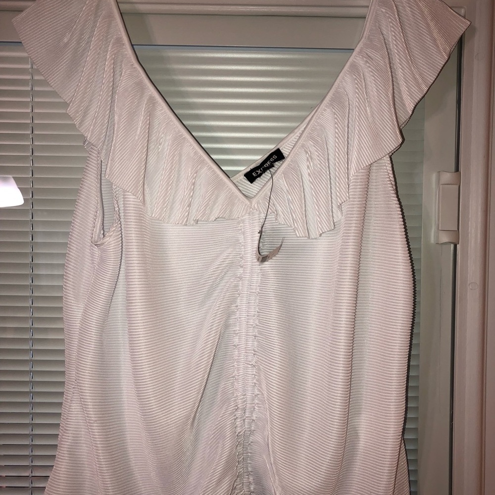 NWT Express Top - Picture 3 of 6